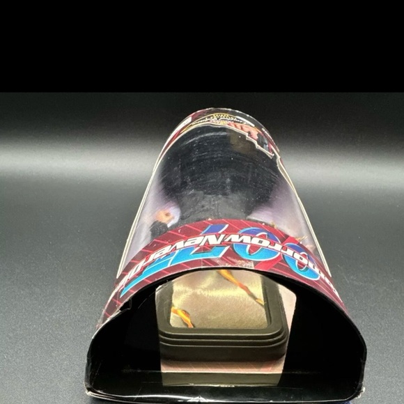 007 Tomorrow Never Dies Elliot Carver Action Figure Premiere 1997 - Picture 3 of 5